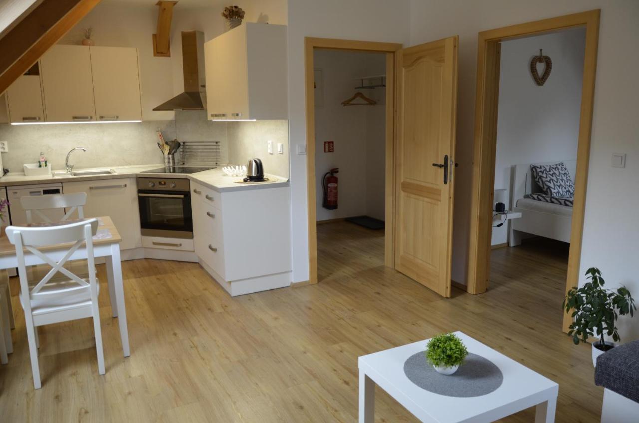 Apartmany U Vlcich Jam Petrovice u Susice Exterior photo